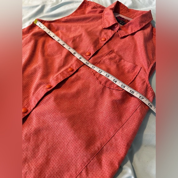 Women’s  Medium Sleeveless UPF Sum Protection. Salmon. Breathable lightweight - Picture 3 of 11